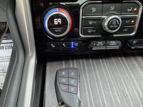 Used 2022 GMC Yukon XL Denali image 26