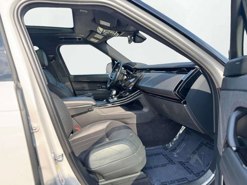 Used 2023 Land Rover Range Rover Sport SE image 12
