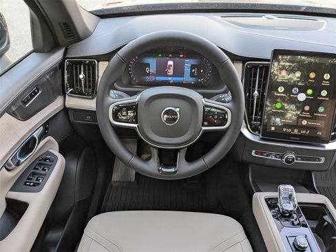 New 2026 Volvo XC90 B6 Plus w/ Protection Package Premier image 17