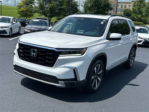 Used 2025 Honda Pilot Touring image 8