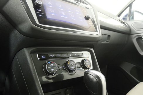 Used 2021 Volkswagen Tiguan SE image 23