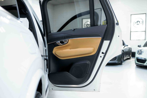 Used 2023 Volvo XC90 T8 Ultimate w/ Lounge Package image 42