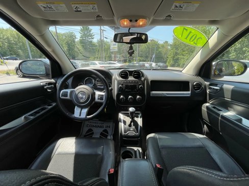 Used 2017 Jeep Compass Latitude image 17