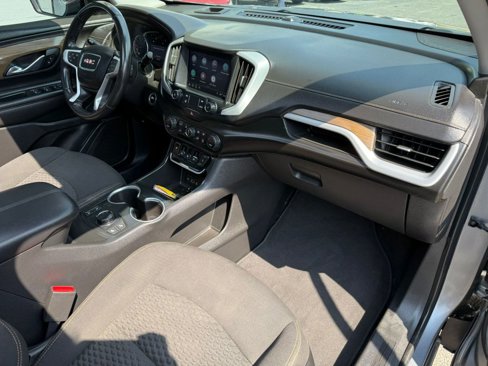Used 2021 GMC Terrain SLE image 17