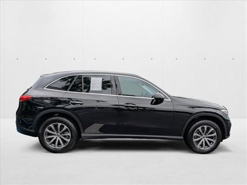 Used 2024 Mercedes-Benz GLC 300 image 4