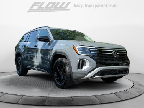 New 2025 Volkswagen Atlas Peak Edition SE image 1