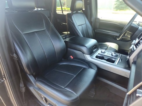 Used 2019 Ford Expedition XLT w/ Equipment Group 201A image 17