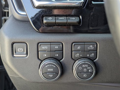 Certified 2024 Chevrolet Silverado 1500 High Country w/ Technology Package image 15