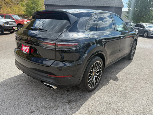 Used 2023 Porsche Cayenne image 5