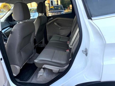 Used 2016 Ford Escape SE w/ Equipment Group 201A image 12