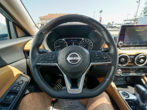 Used 2024 Nissan Sentra SV w/ SV Premium Package image 19