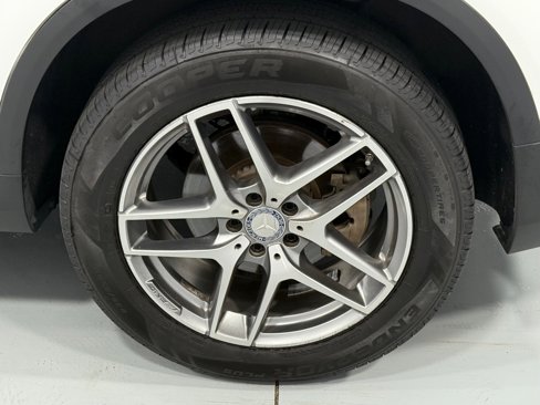 Used 2016 Mercedes-Benz GLC 300 4MATIC image 32