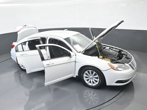 Used 2013 Chrysler 200 Touring image 64