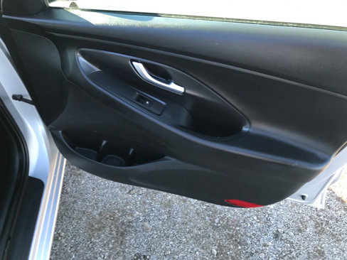 Used 2018 Hyundai Elantra GT image 38