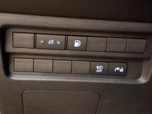 New 2025 Mitsubishi Outlander ES image 16