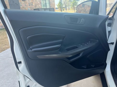 Used 2020 Ford EcoSport SES image 9