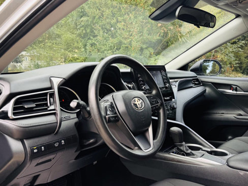 Used 2021 Toyota Camry LE image 7