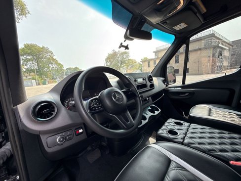 Used 2023 Mercedes-Benz Sprinter 3500 image 16