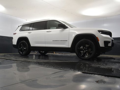 New 2025 Jeep Grand Cherokee L Altitude image 39