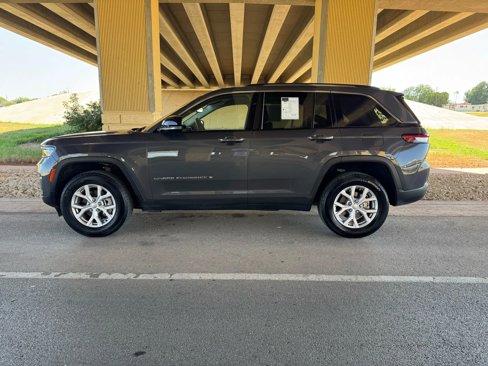 Used 2022 Jeep Grand Cherokee Limited image 6