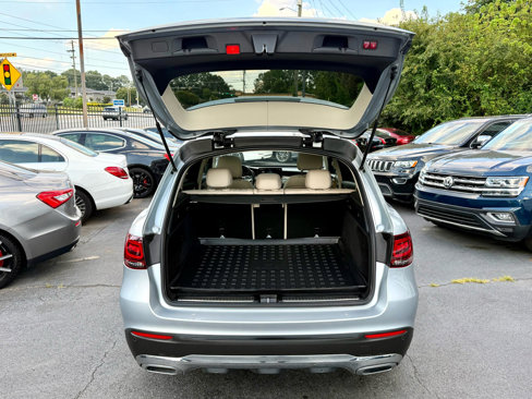 Used 2022 Mercedes-Benz GLC 300 image 11