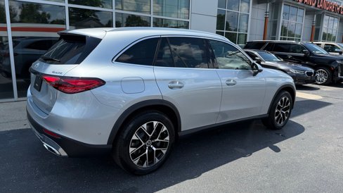 Used 2025 Mercedes-Benz GLC 350e 4MATIC image 2