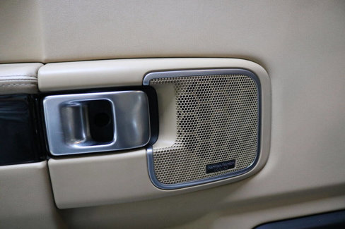 Used 2010 Land Rover Range Rover HSE LUX image 21
