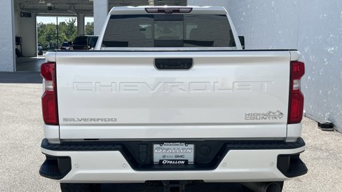 Used 2022 Chevrolet Silverado 2500 High Country w/ Z71 Off-Road Package image 3