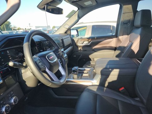 Used 2025 GMC Sierra 1500 Elevation w/ Elevation Premium Package image 4