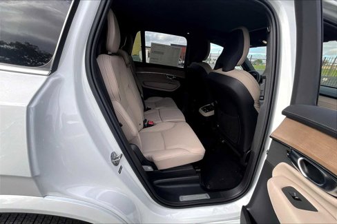 New 2026 Volvo XC90 B6 Plus w/ Protection Package Premier image 27