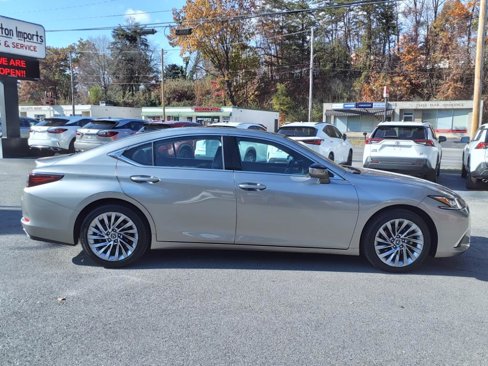Used 2019 Lexus ES 350 w/ Luxury Package image 2