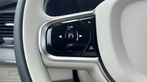 New 2025 Volvo XC90 T8 Plus w/ Protection Package Premier image 17