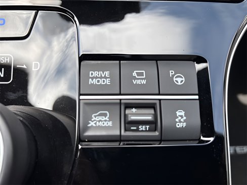New 2025 Subaru Solterra Limited image 18