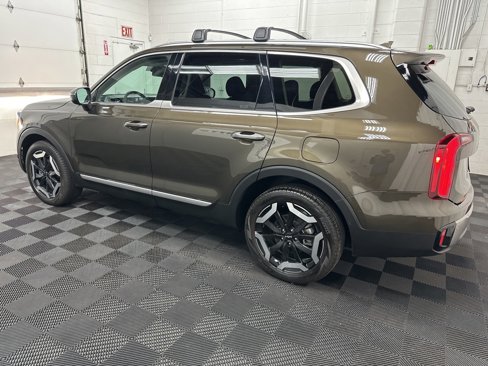 Used 2025 Kia Telluride S image 6