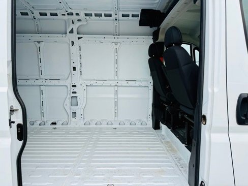 Used 2025 RAM ProMaster 2500 w/ Convenience Group image 37