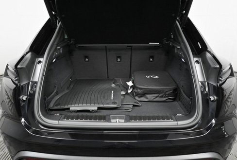 Used 2025 Porsche Macan 4S Electric image 33