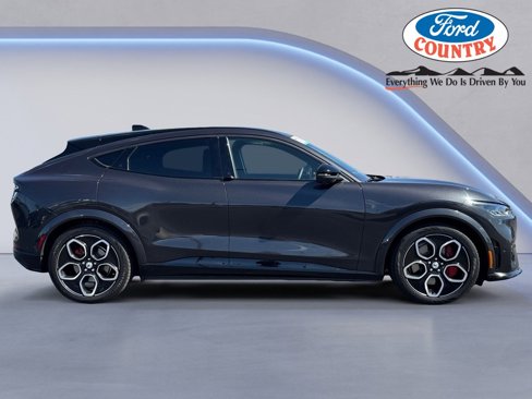Certified 2022 Ford Mustang Mach-E GT image 1