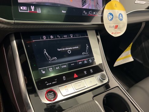 New 2025 Audi RS Q8 performance image 32