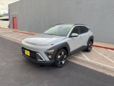 Used 2025 Hyundai Kona SEL image 2