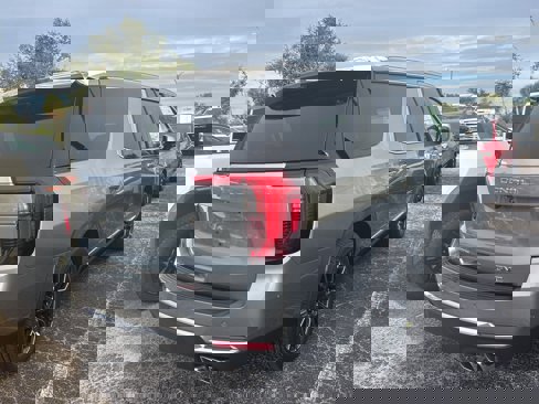New 2026 GMC Yukon Denali image 3