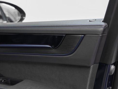 Certified 2025 Porsche Cayenne Turbo GT image 37