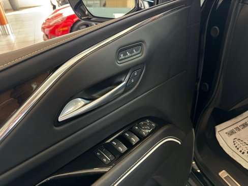 Used 2024 Cadillac Escalade Premium Luxury Platinum image 37