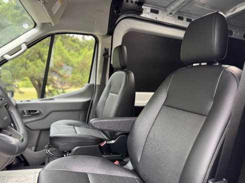 New 2025 Ford Transit 250 148 Medium Roof image 12