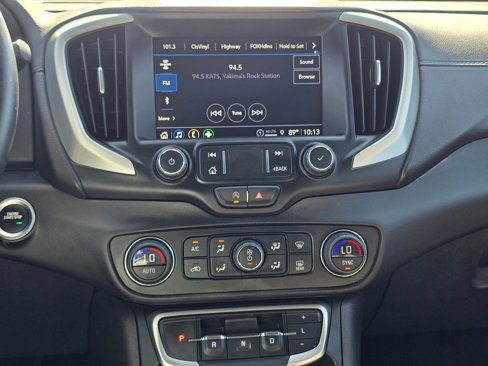 Used 2024 GMC Terrain SLT image 29