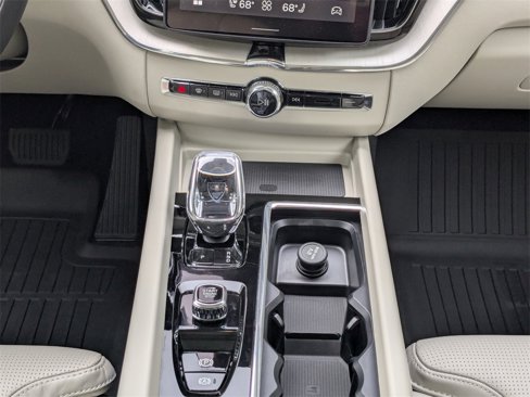 New 2026 Volvo XC60 B5 Ultra w/ Climate Package image 20