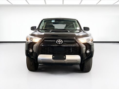 Used 2024 Toyota 4Runner TRD Off-Road image 2
