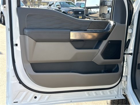 New 2025 Ford F250 Platinum w/ Platinum Plus Package image 37