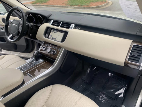 Used 2016 Land Rover Range Rover Sport HSE image 21