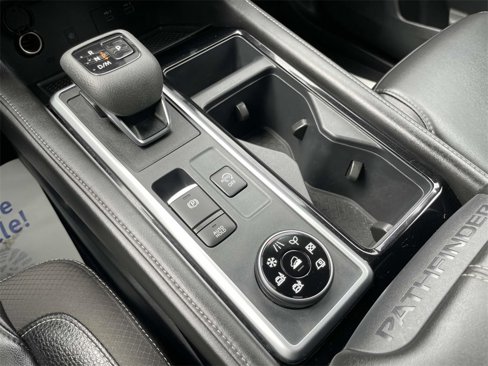 Certified 2024 Nissan Pathfinder SL image 31
