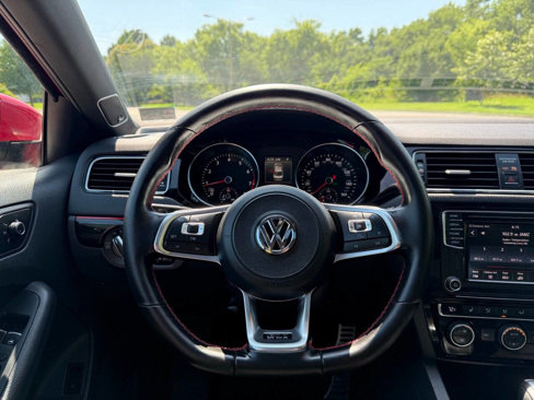 Used 2017 Volkswagen Jetta GLI image 19